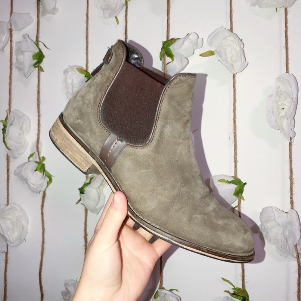 Steve Madden Brown Leather Booties